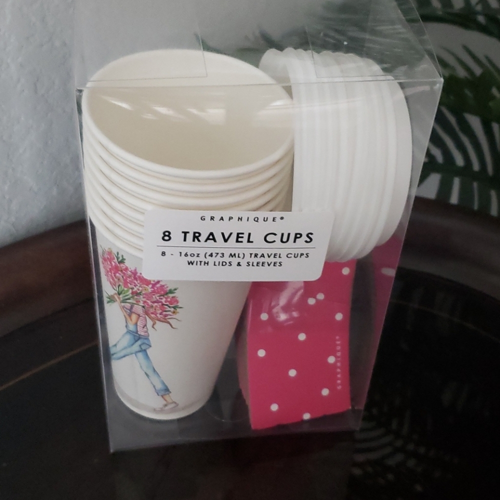 Graphique fashion travel cups with sleeves